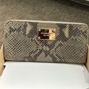 Michael Kors Walllet